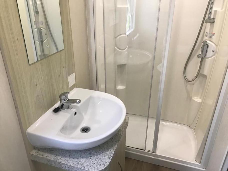 2 Bedroom Caravan. Newquay. Cornwall. New Quay Exterior foto