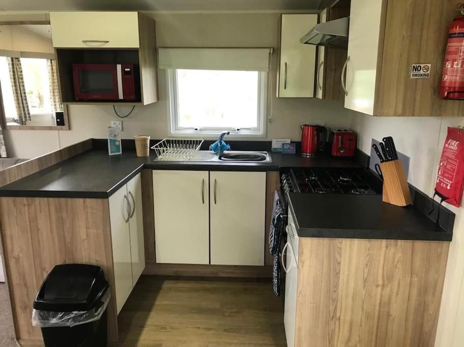 2 Bedroom Caravan. Newquay. Cornwall. New Quay Exterior foto